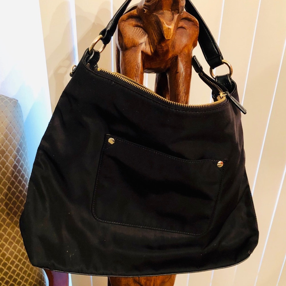 Talbots medium purse. A cute zipper up hobo bag